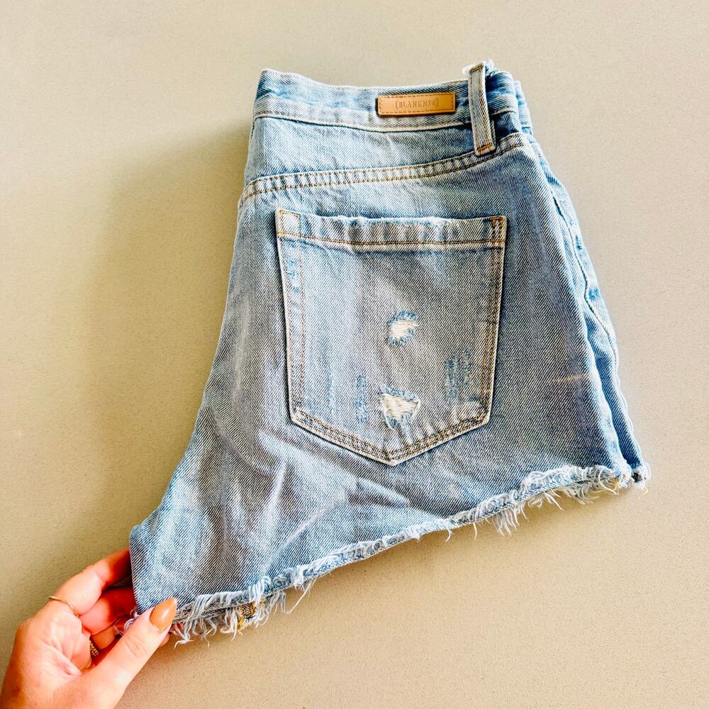 ANTHROPOLOGIE BLANKNYC Distressed Light Wash Blue Denim $88 Cutoffs Shorts 27 - Picture 13 of 13